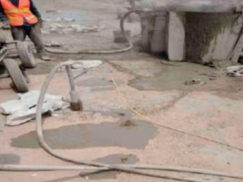 头屯河水泥混凝土路面板底注浆技术 路面脱空注浆整治方案