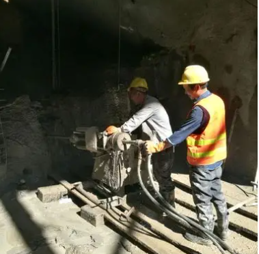 头屯河水下抗分散灌浆料特点 水下不分散注浆料介绍